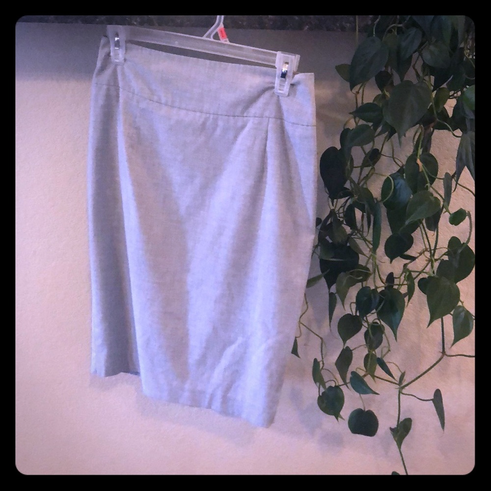 Good condition! Light heather gray pencil skirt.